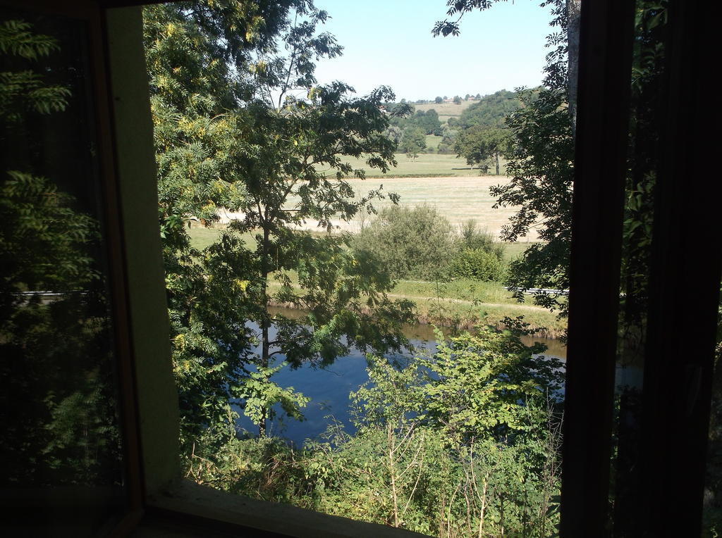 לינה וארוחת בוקר Iguerande Fenetre Sur Loire חדר תמונה